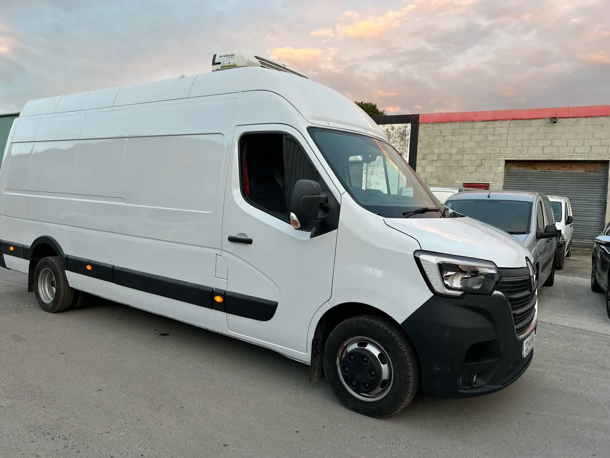 Van - Image 2