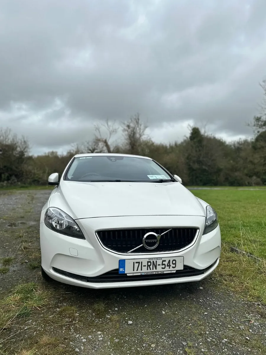 Volvo V40 2017 - Image 3