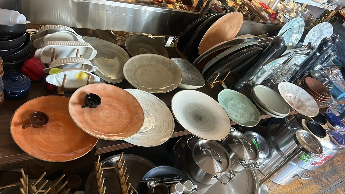 New coloured plates just in for Xmas - Image 1
