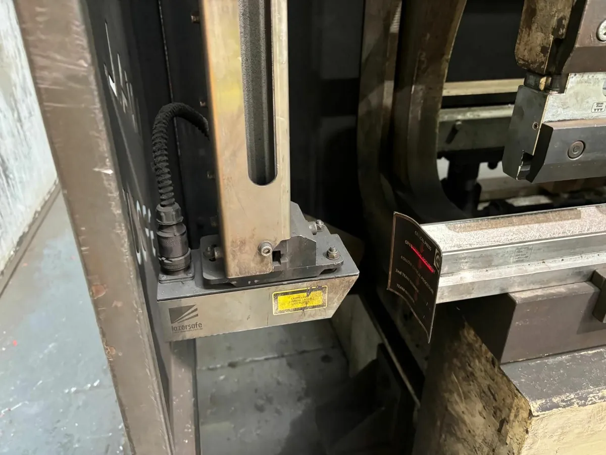 I.M.A.L Group Gladiator 305/41  Press brake - Image 2