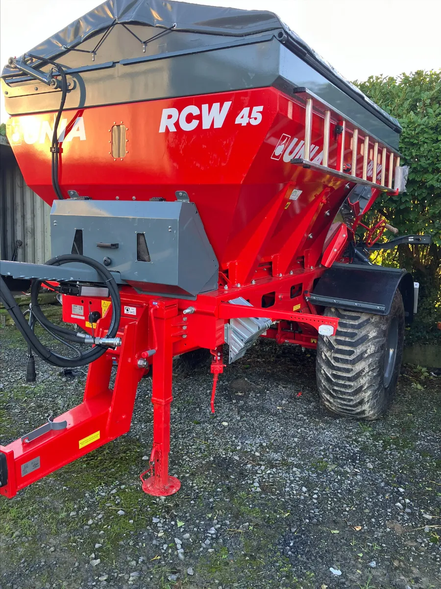 UNIA Trailed 6Ton Spreader - Image 2