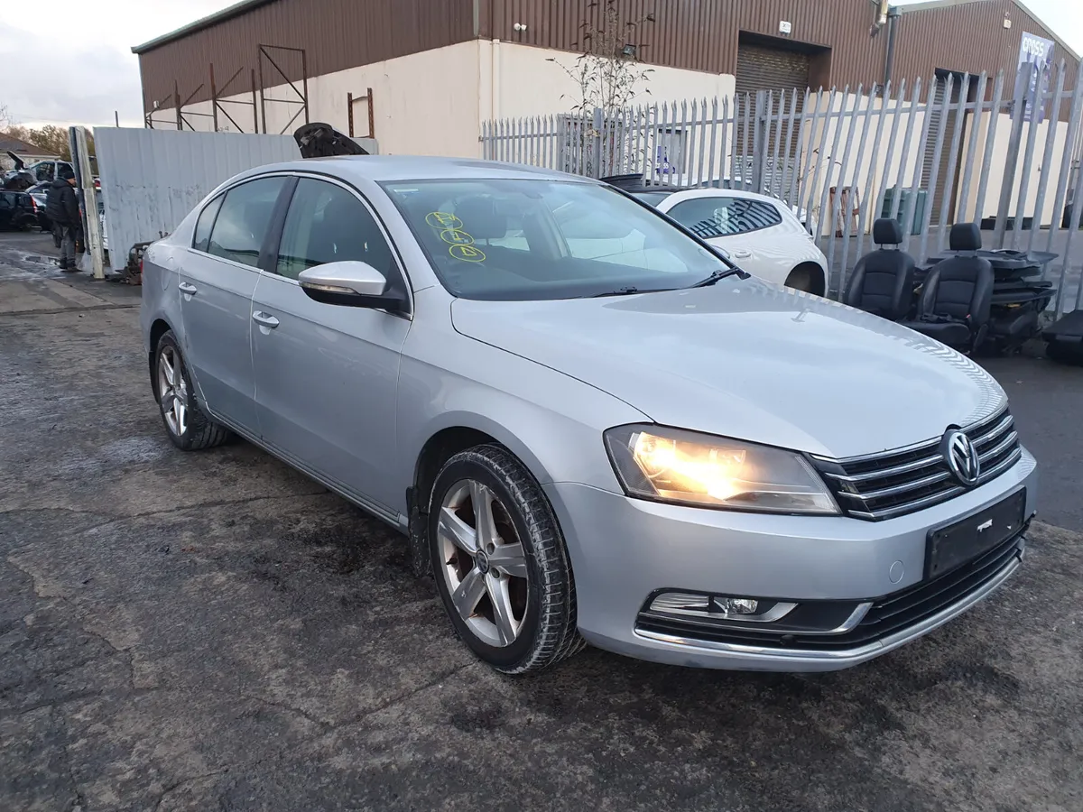 11 VOLKSWAGEN PASSAT  1.6 TDI (CAYC) FOR BREAKING - Image 2