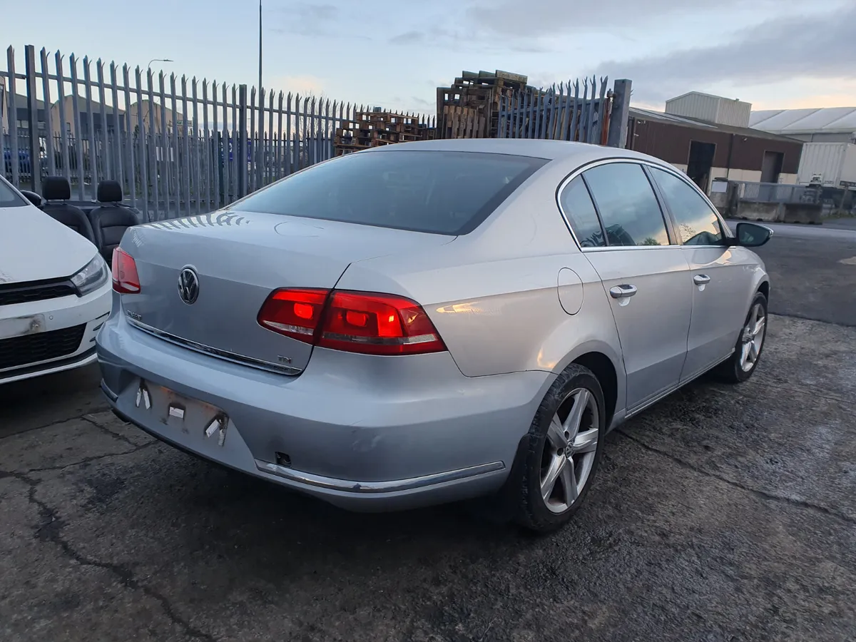 11 VOLKSWAGEN PASSAT  1.6 TDI (CAYC) FOR BREAKING - Image 3