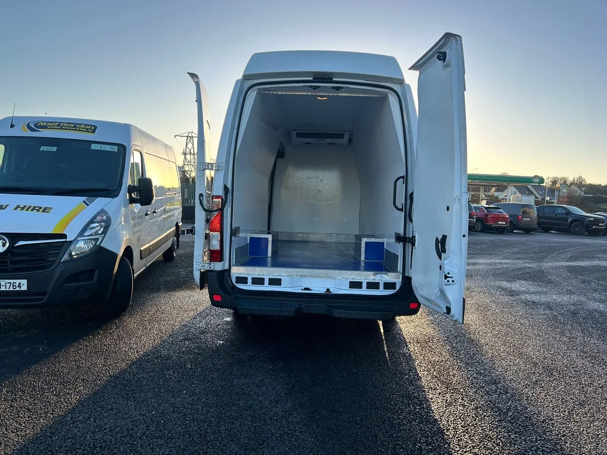 Van - Image 3