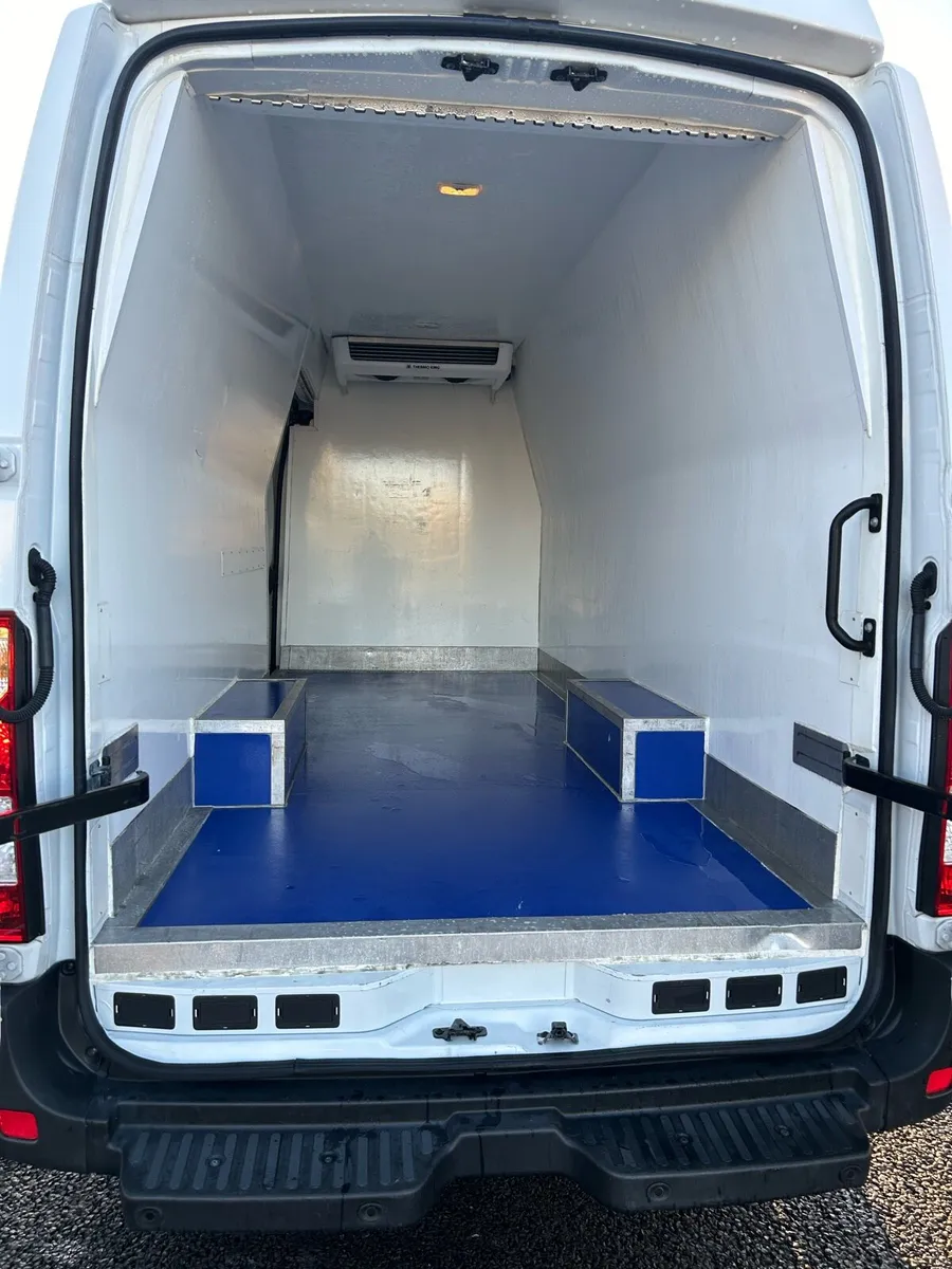 Van - Image 3