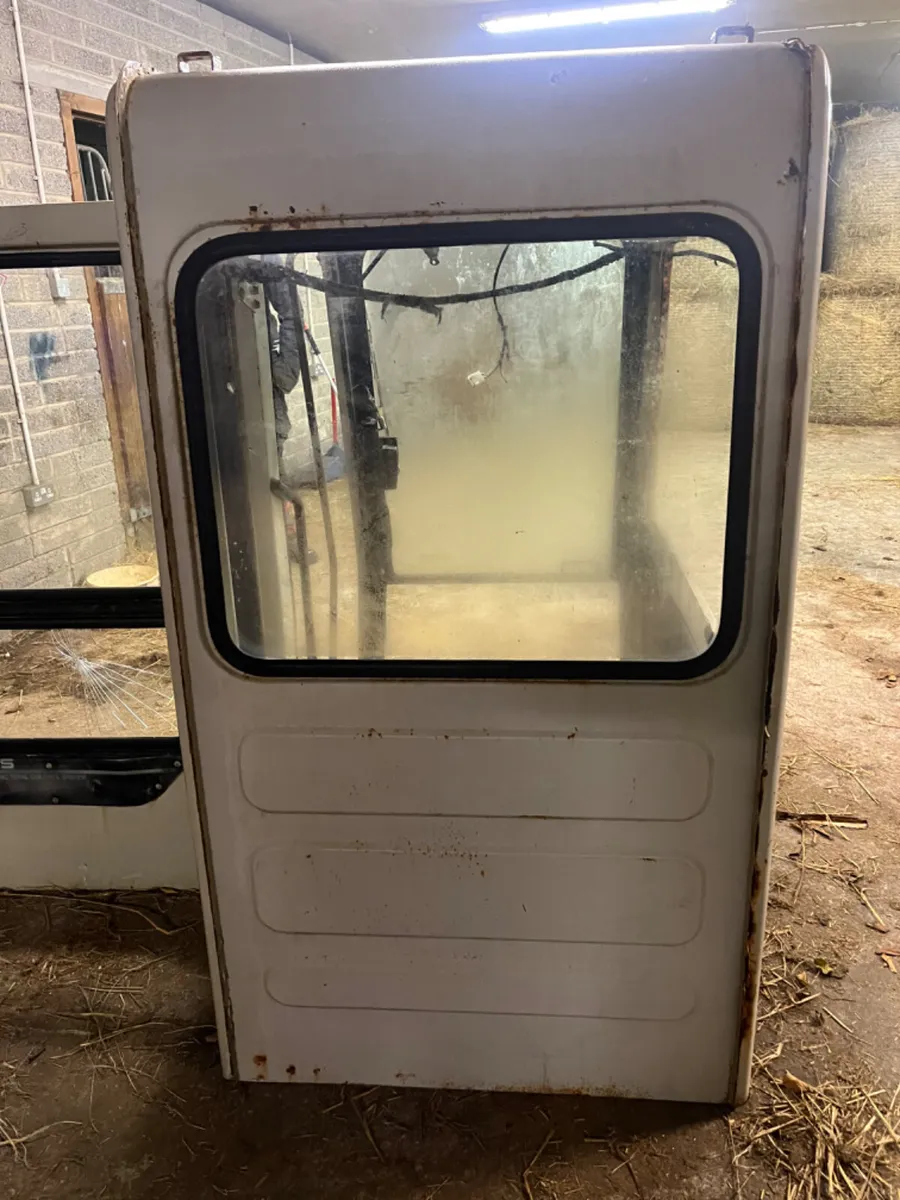Cab for sale hitachi ex100ex120ex130-3 - Image 2