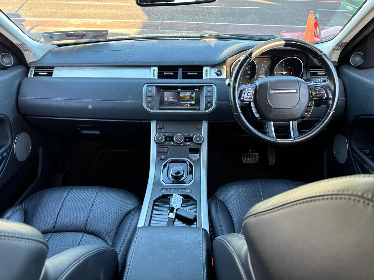 Land Rover Range Rover Evoque 2018    AUTOMATIC - Image 4