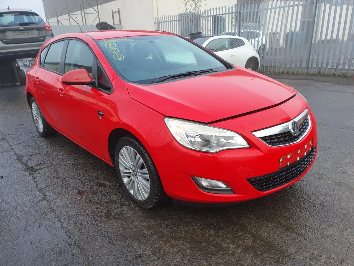 11 OPEL ASTRA  1.4 P FOR BREAKING - Image 1
