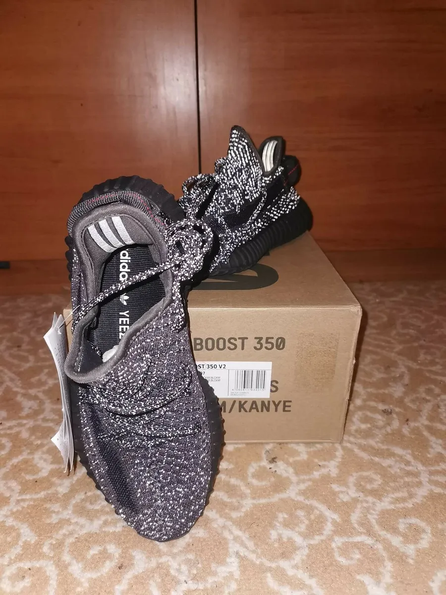 Yeezy boost 350 v2 full black  reflective - Image 2