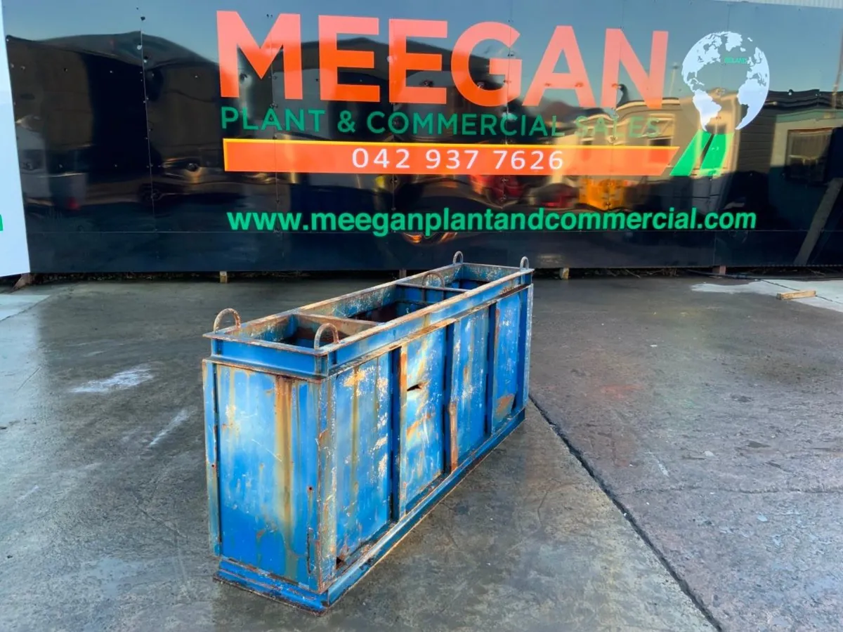 GROUND AUGER  STORAGE CRATE / STILLAGE . - Image 4