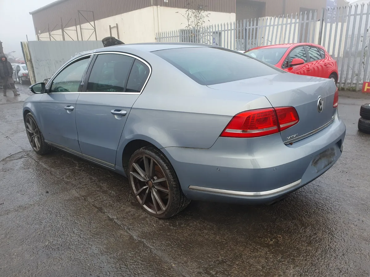 11 VW PASSAT  2.0 TDI (CFG) AUTO FOR BREAKING - Image 3