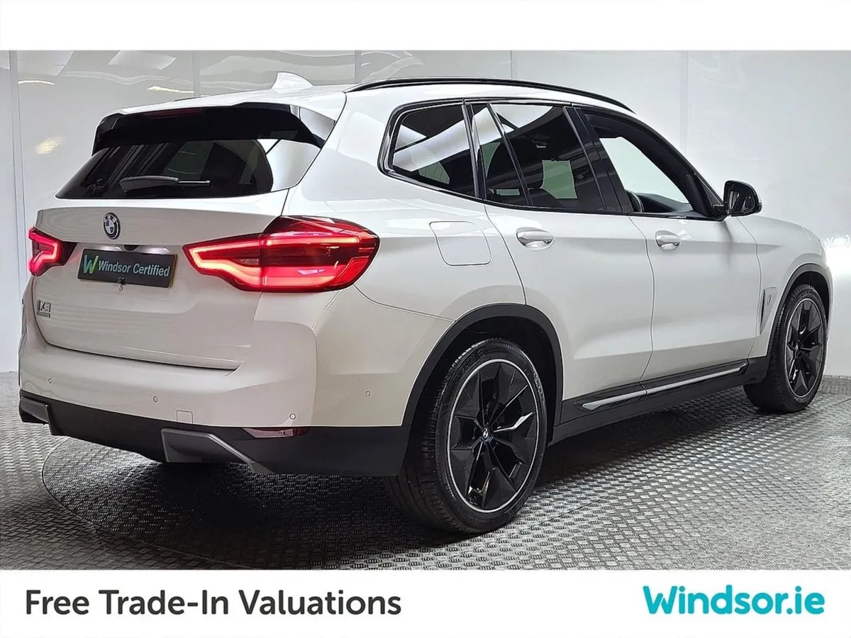 BMW iX3 80 kWh Premier Edition - Image 3