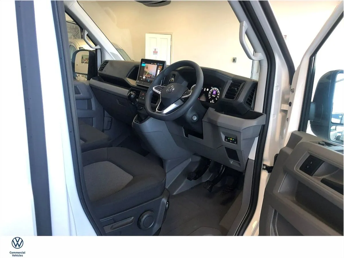 Volkswagen Crafter T30 MWB 140HP Trendline - Image 2