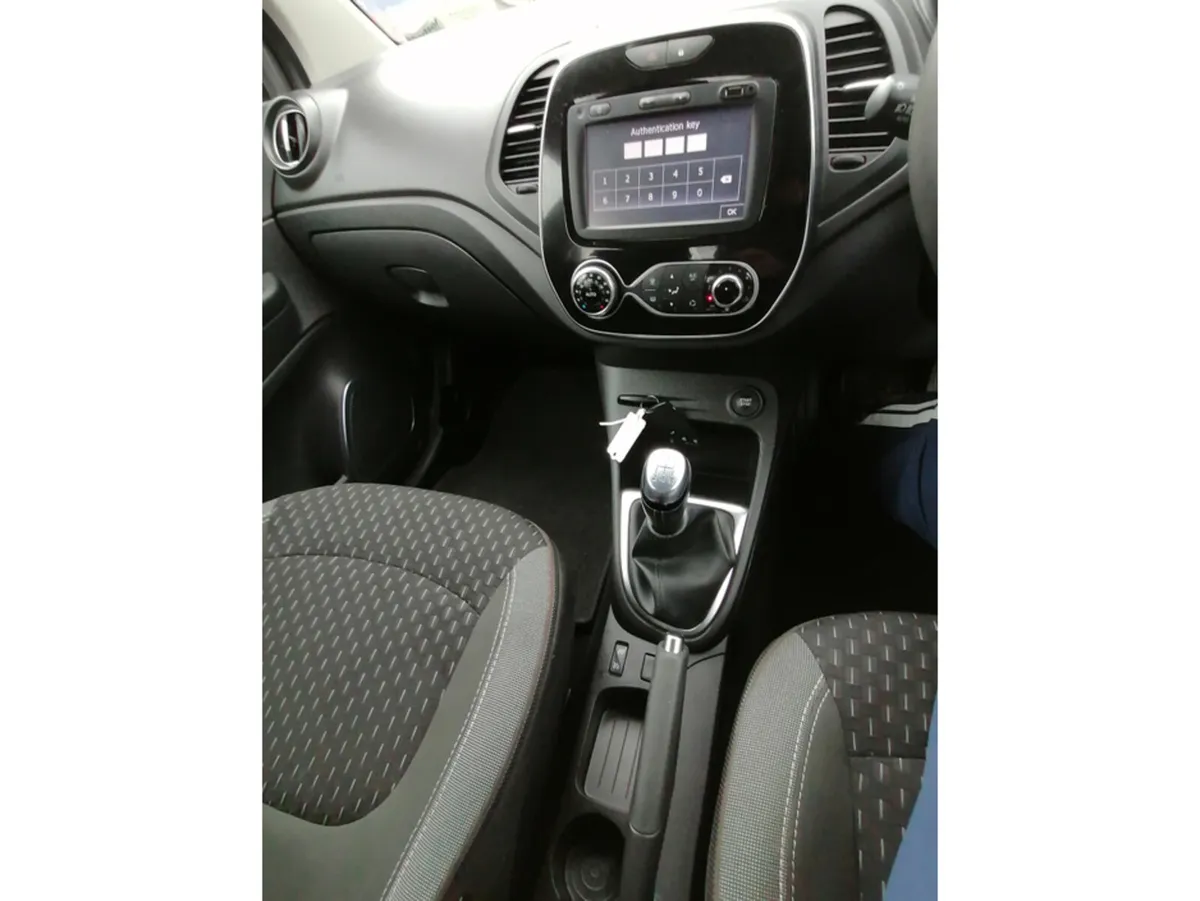 RENAULT CAPTUR DYNAMIQUE NAV TCE 90 P 4DR - Image 3