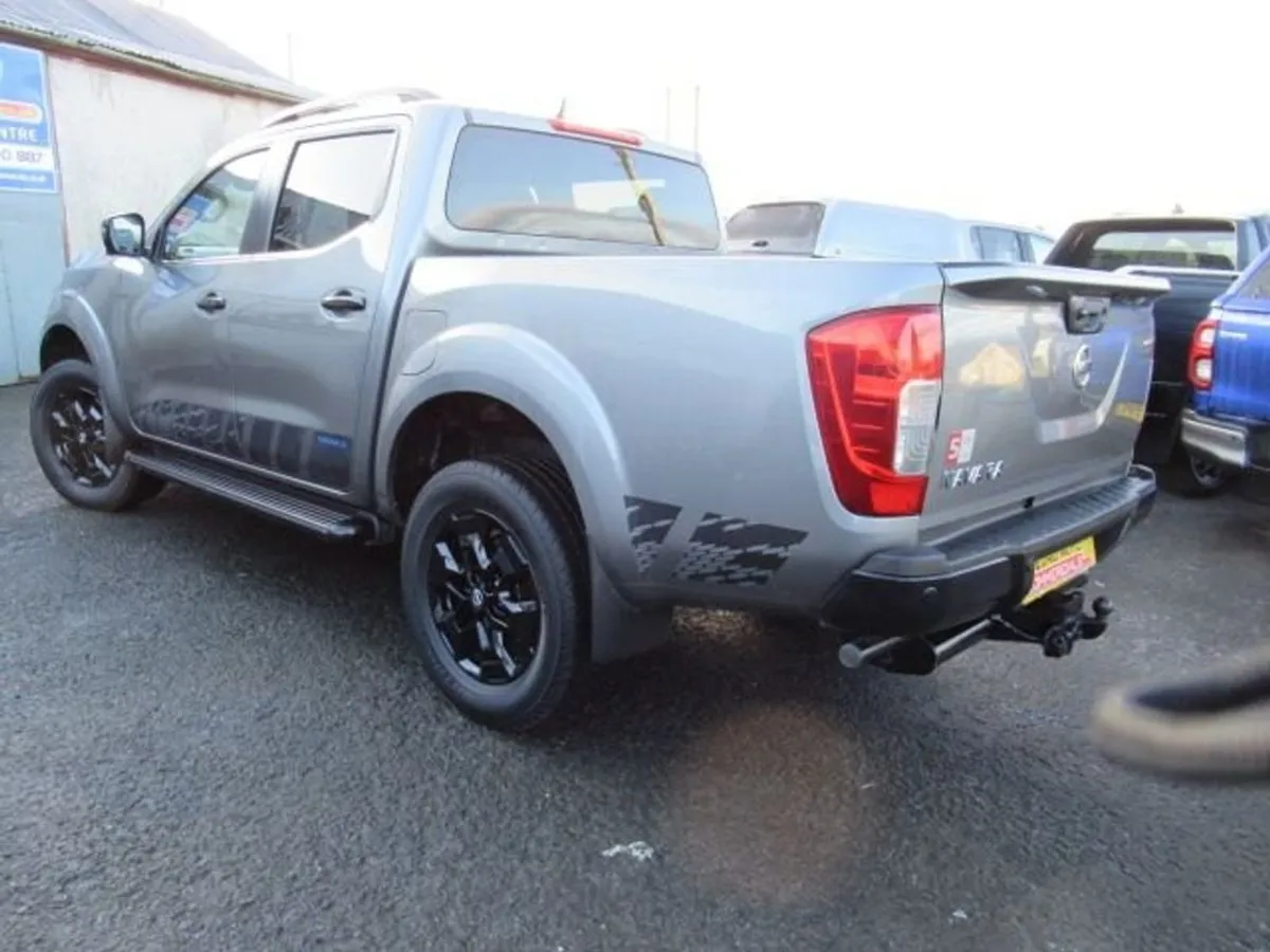 Nissan Navara 2.3 dCi N-guard Pickup Double Cab 4 - Image 2