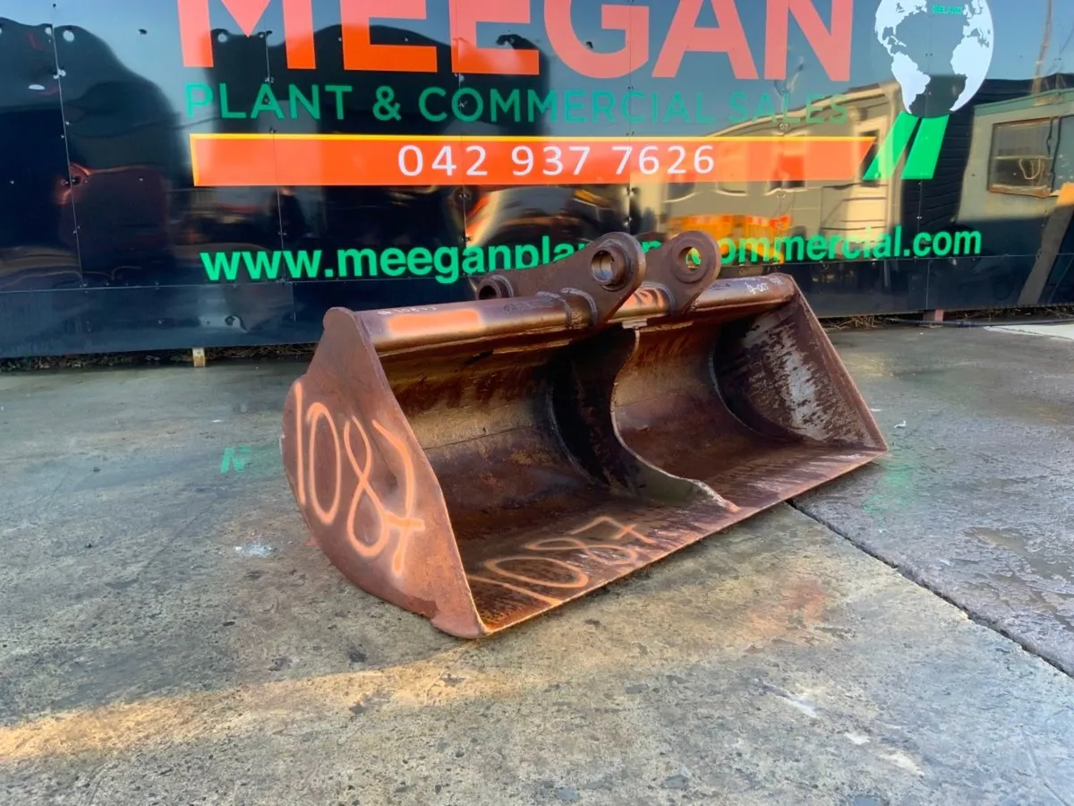 100" GRADING BUCKET........100mm PINS......1087. - Image 1