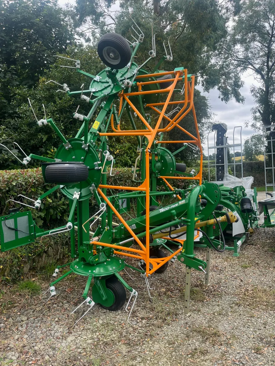 Malone 6 Rotor Tedder - Image 2