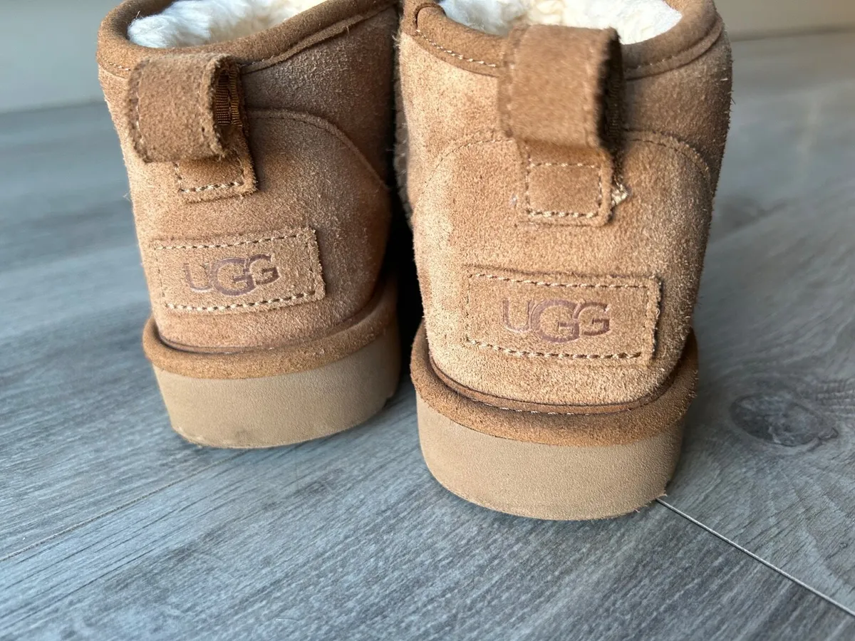 Ugg boots - Image 1