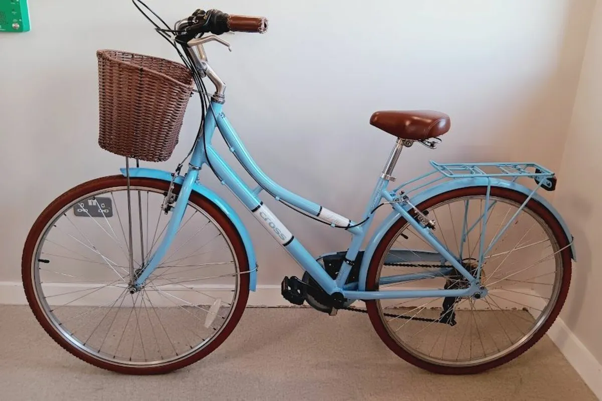 Ladies cross city bike great condition for sale in Co. Dublin for 130 on DoneDeal