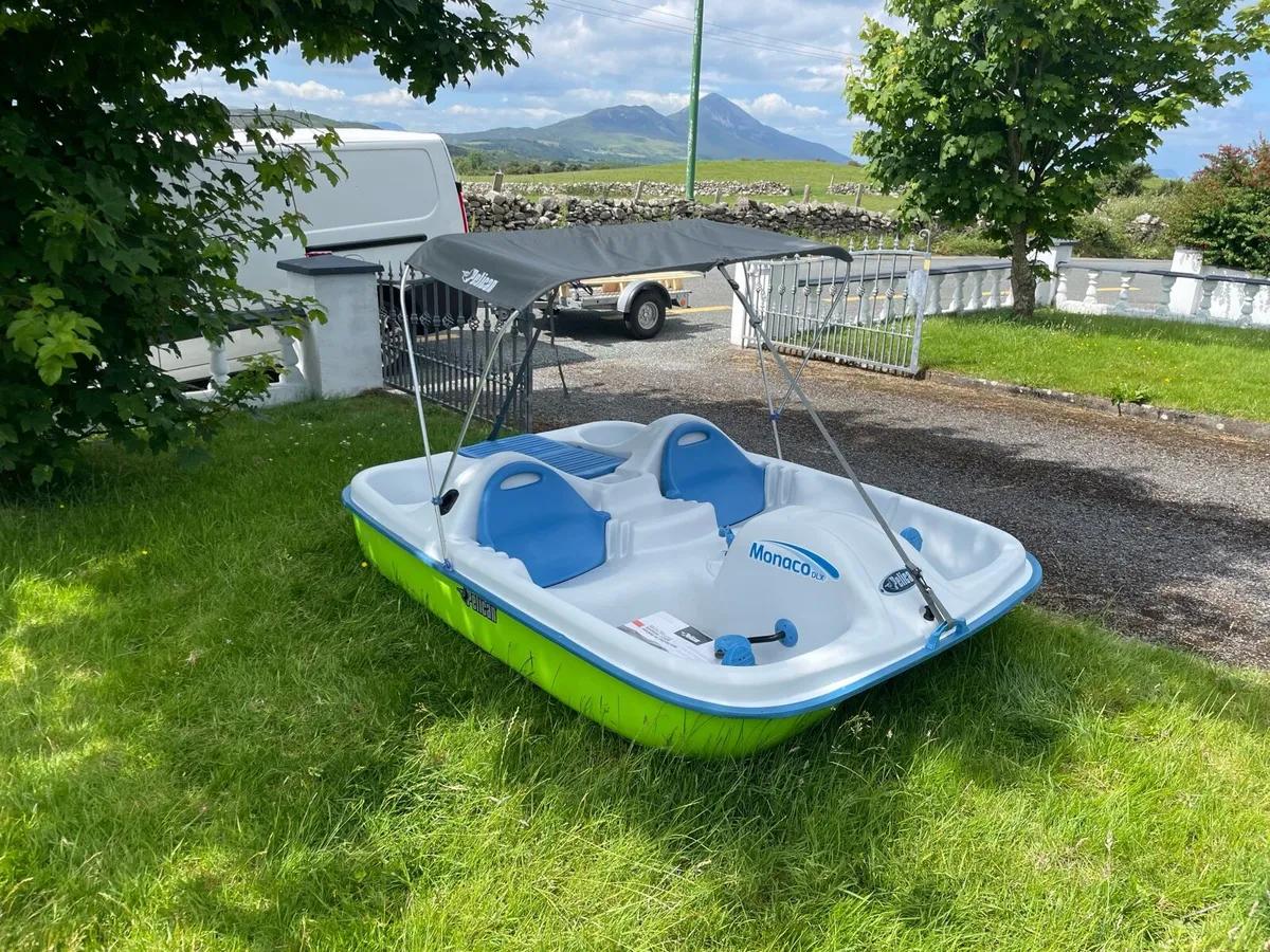 Pedal boat with trailer - Image 4