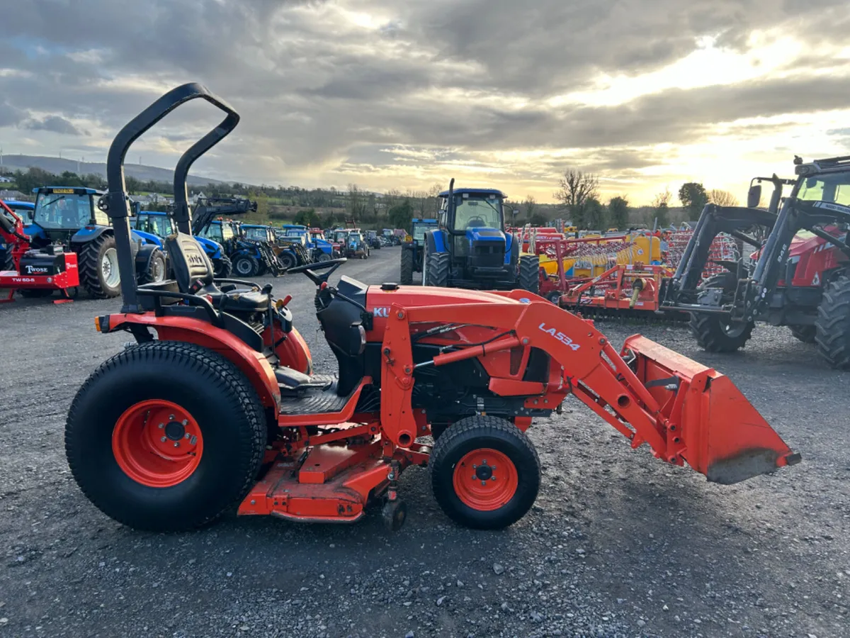 2017 Kubota B3130 with Loader - Image 3