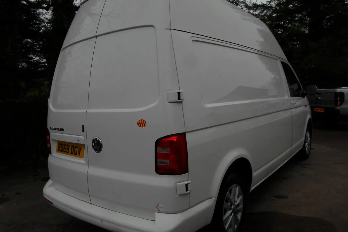 volkswagon Transporter - Image 4