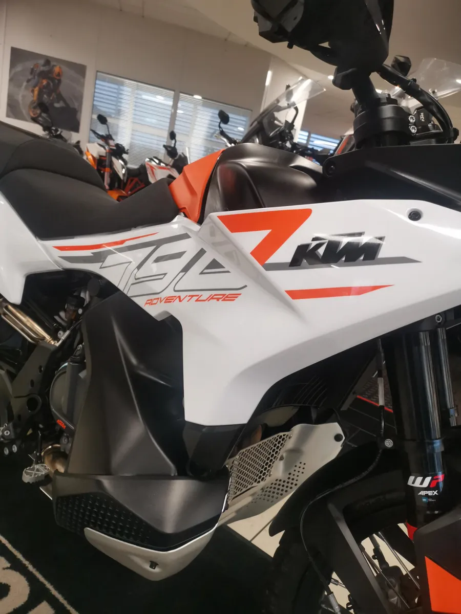 KTM 790 ADVENTURE**Ex Demo**with Tech Pack - Image 2