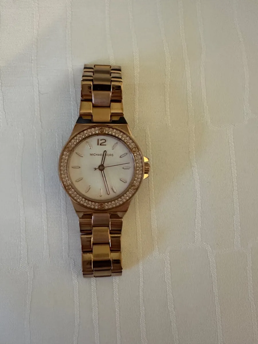 Smartwatch michael kors outlet deals