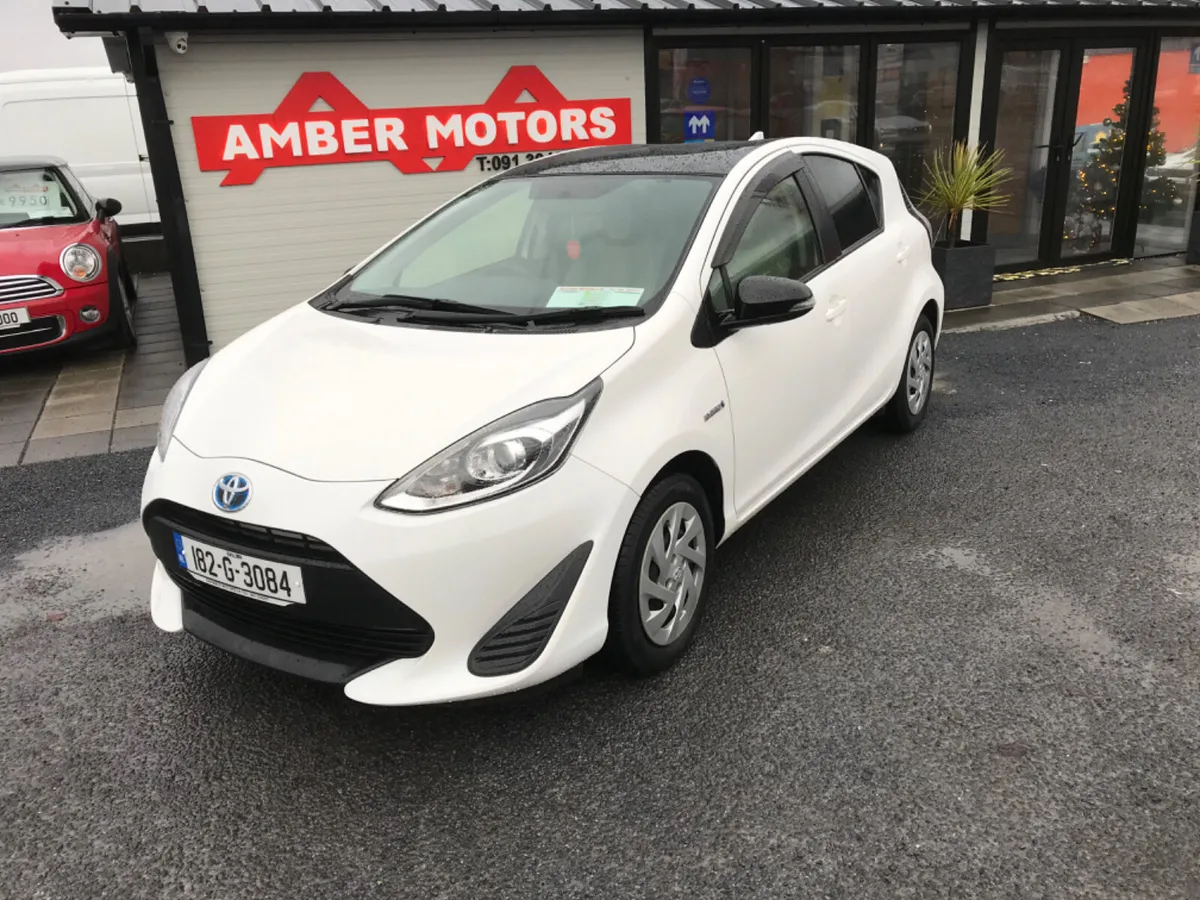 2018 TOYOTA AQUA WHITE AUTO - Image 2