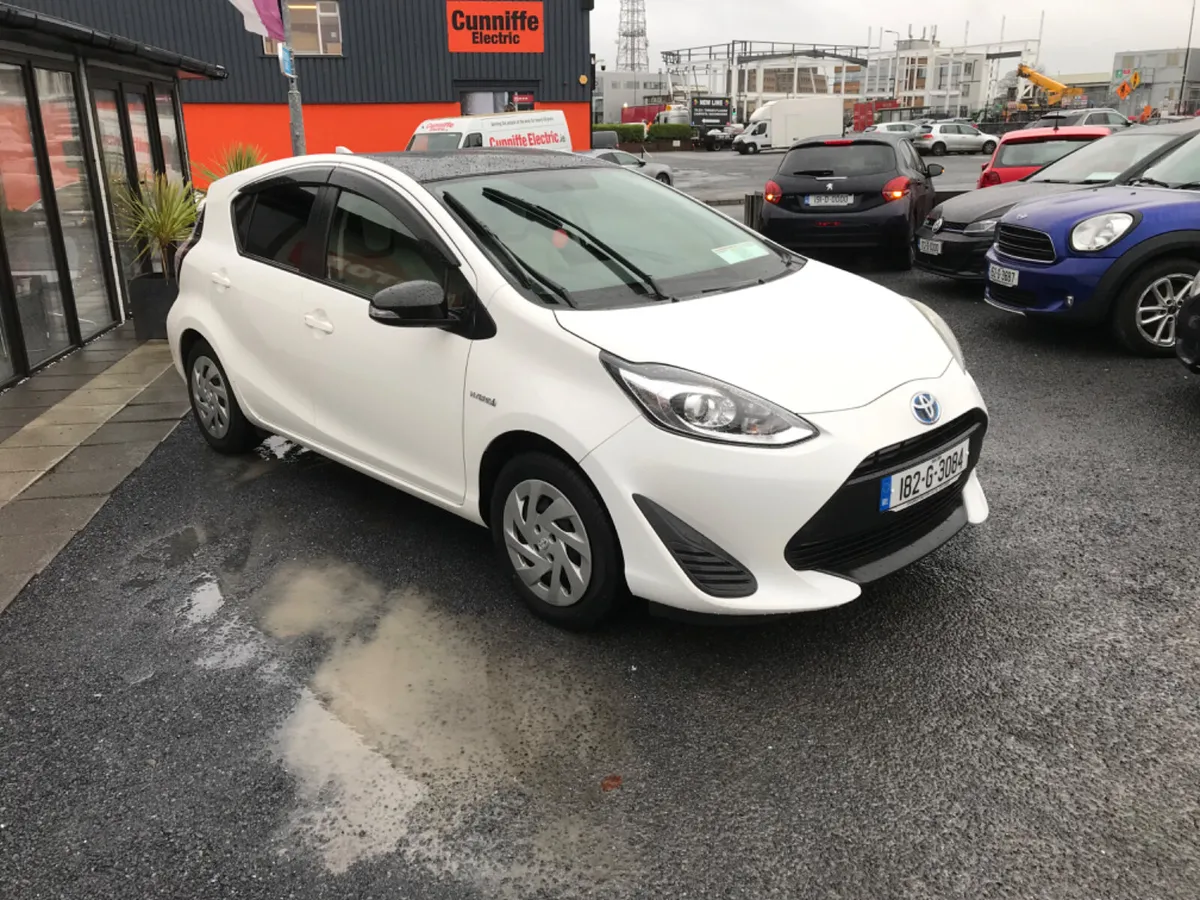 2018 TOYOTA AQUA WHITE AUTO - Image 4