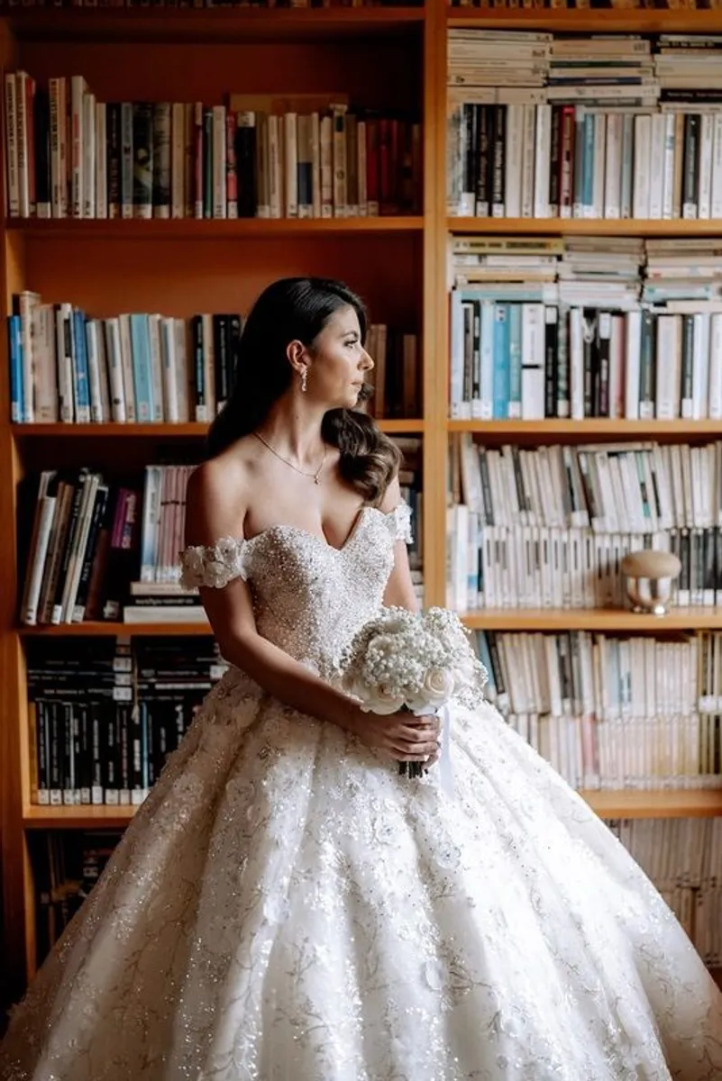 Wedding Dress - Arabic Style - Image 2