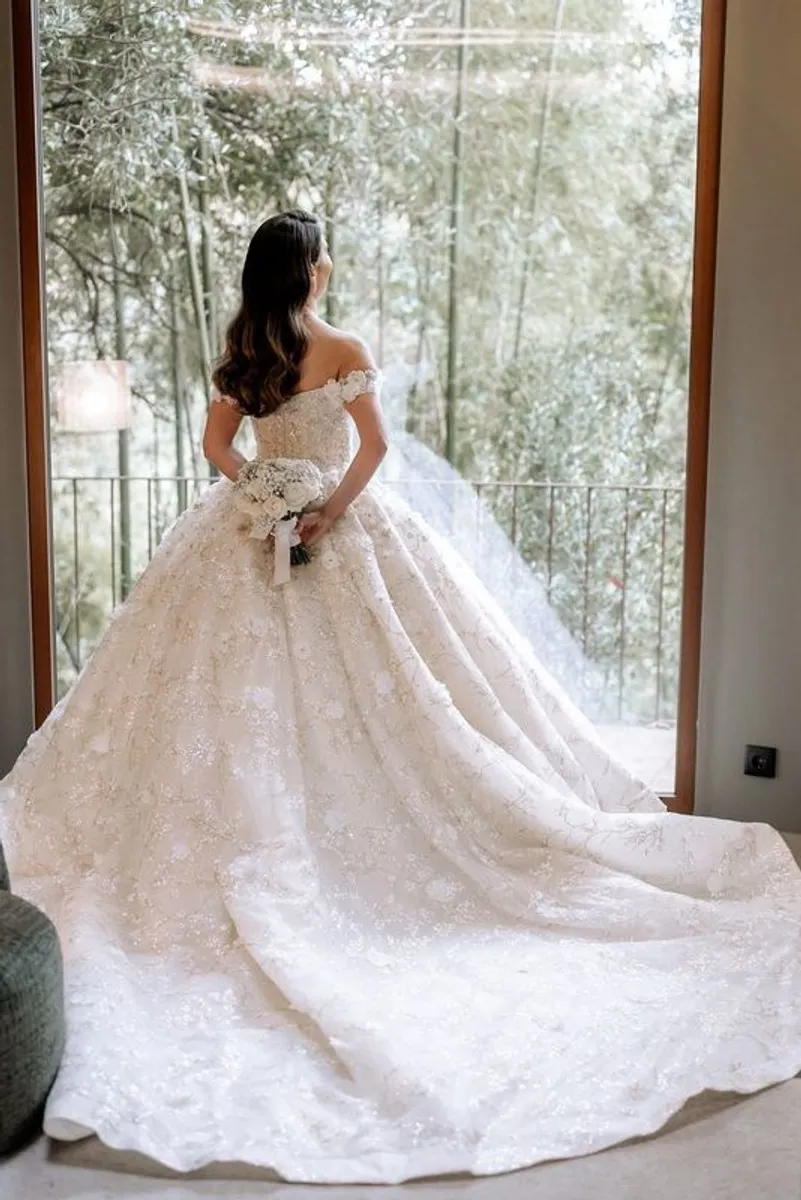 Wedding Dress - Arabic Style - Image 3