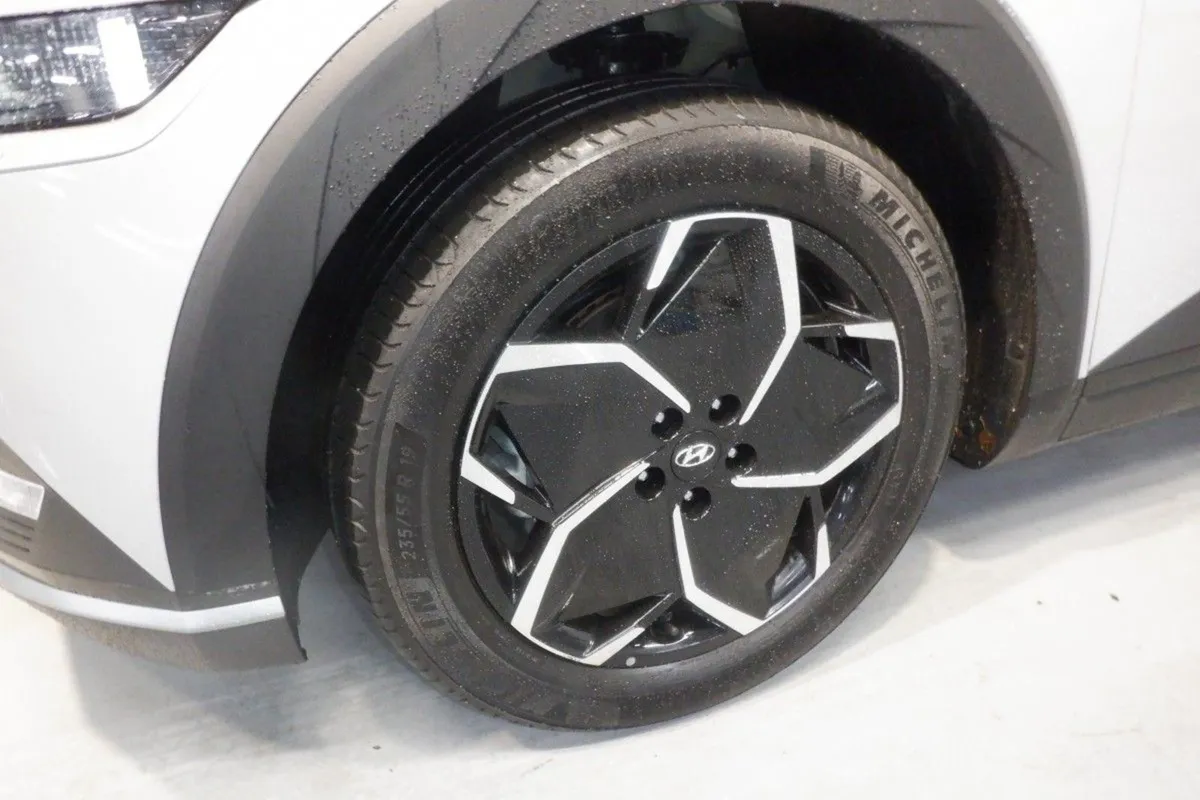 Hyundai Ioniq 5 Aurora 58kwh EX Demo - Like New - - Image 3