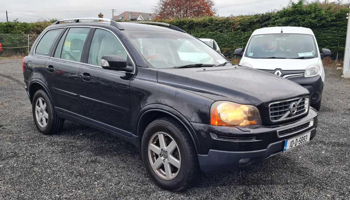 Volvo XC90 2010 - Image 1