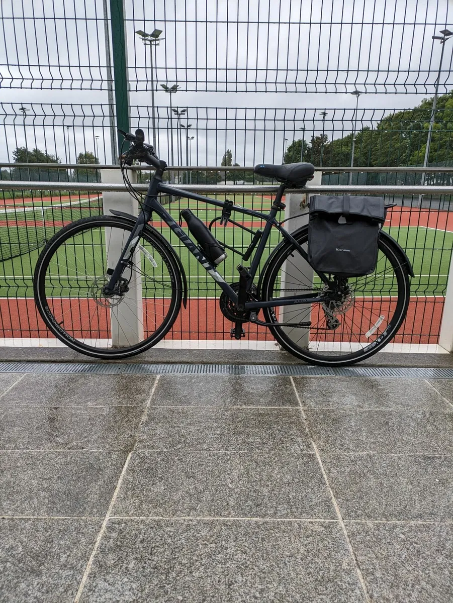 2019 Giant Escape 2 Disc City Hybrid Bike for sale in Co. Dublin for 375 on DoneDeal