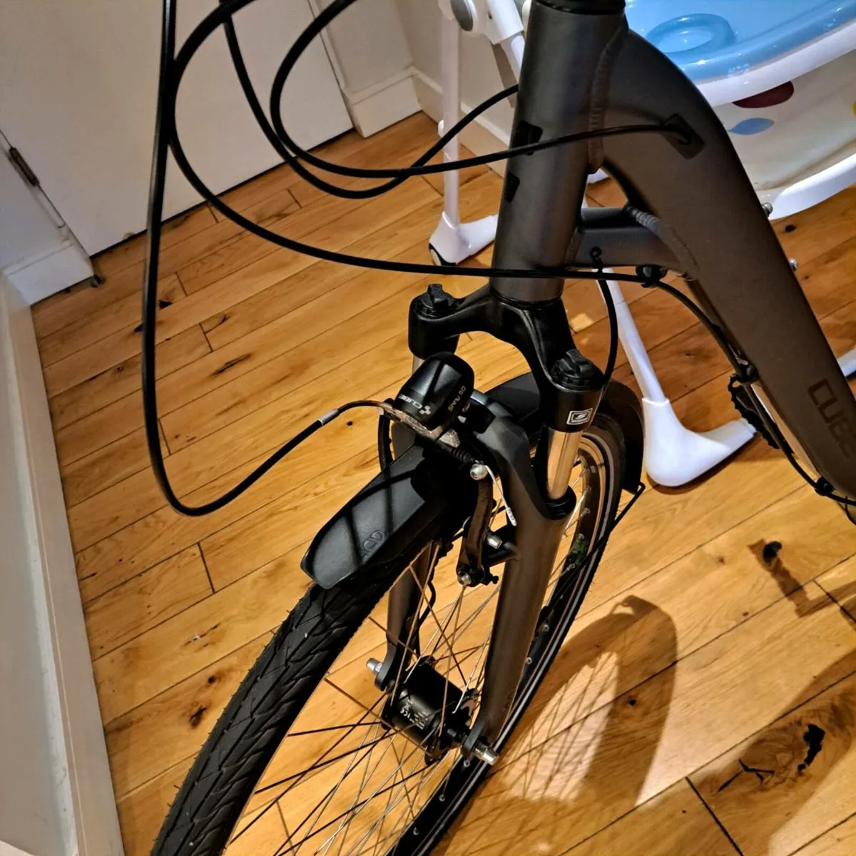 Cube Touring Unisex City Bike - Image 2