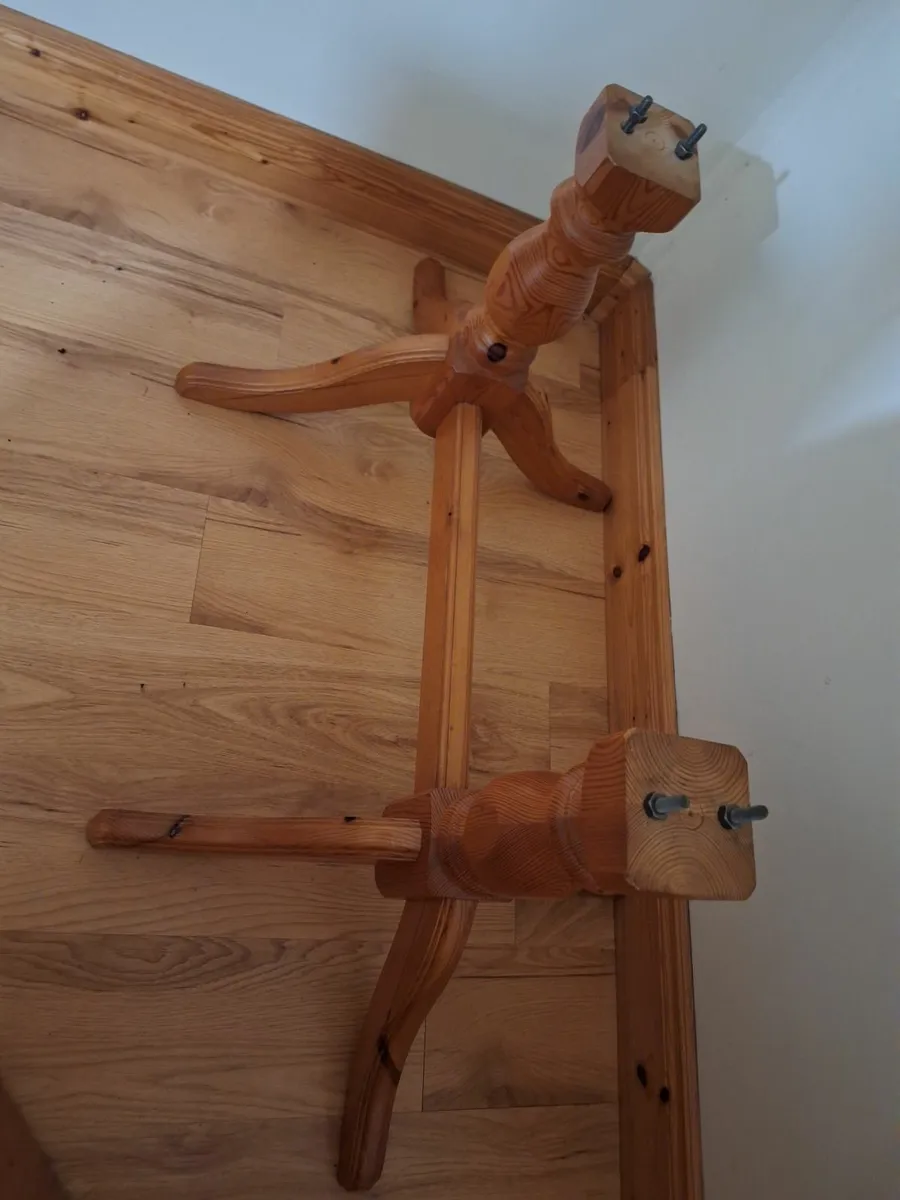 Pine kitchen table and chairs - Image 3