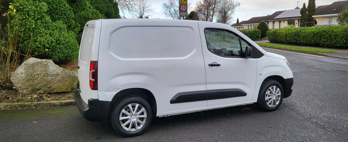 Opel Combo 2020 beautiful van - Image 3