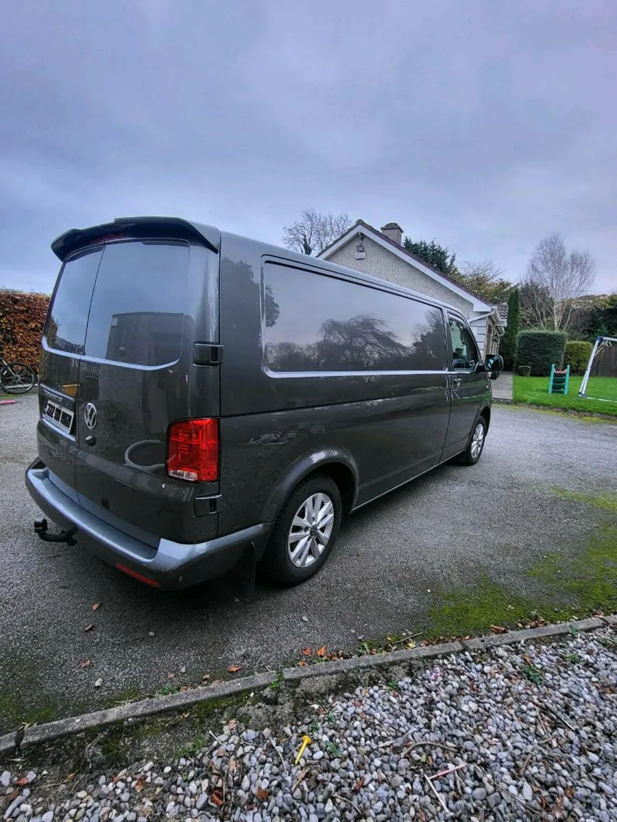Volkswagen transporter 2022 - Image 2