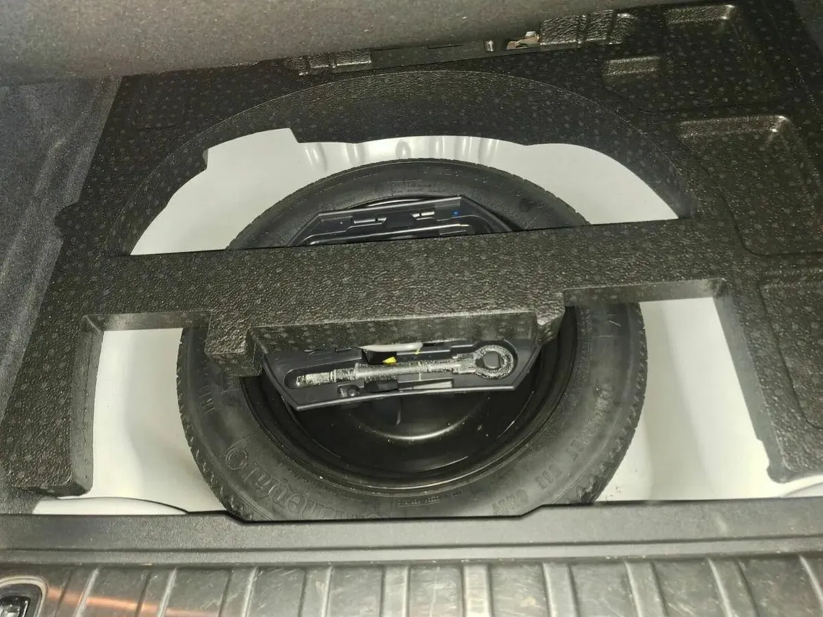 Peugeot 2008  Panoramic Suntoof - Image 4