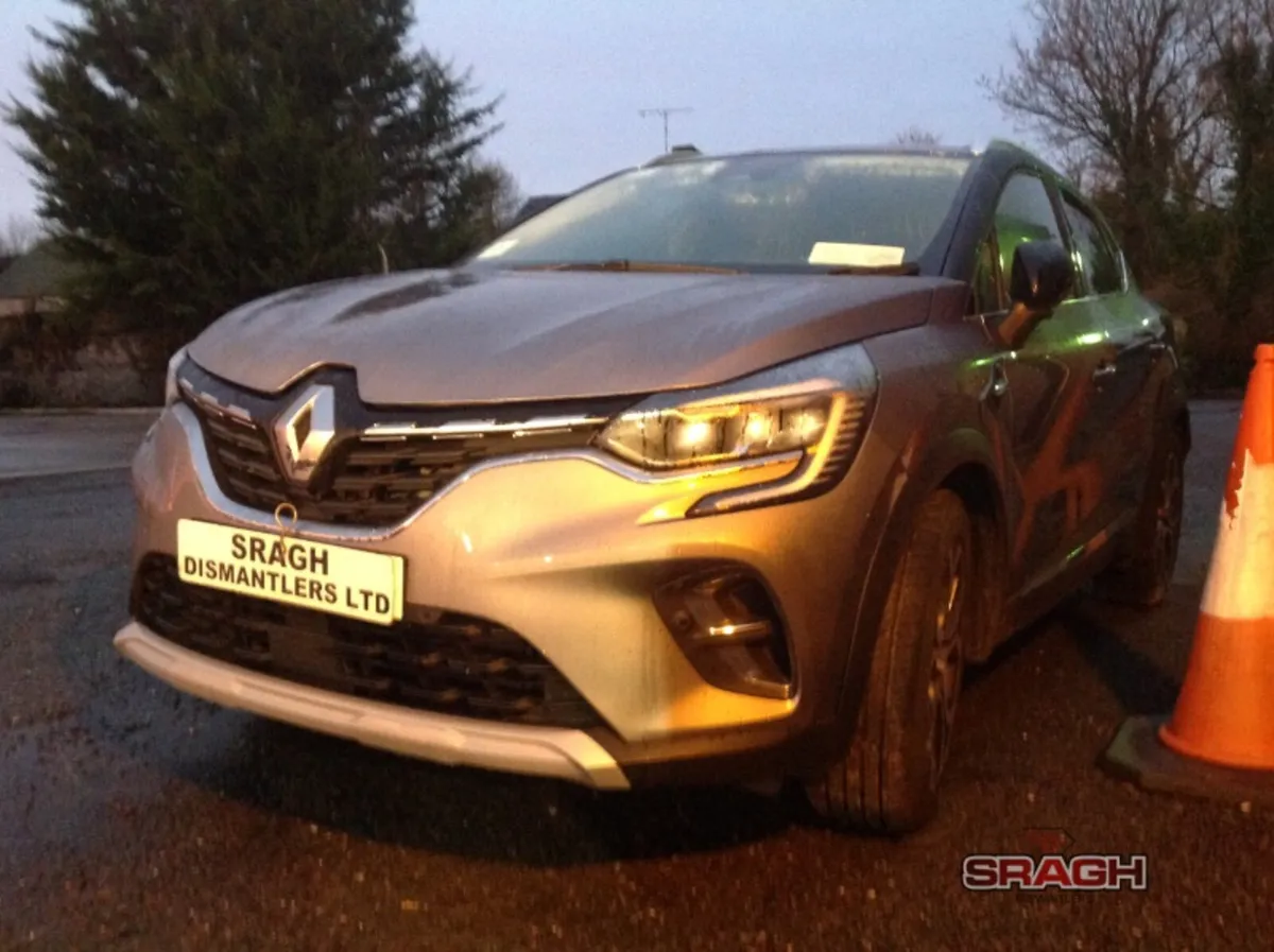 RENAULT CAPTUR COLLECTION - Image 3