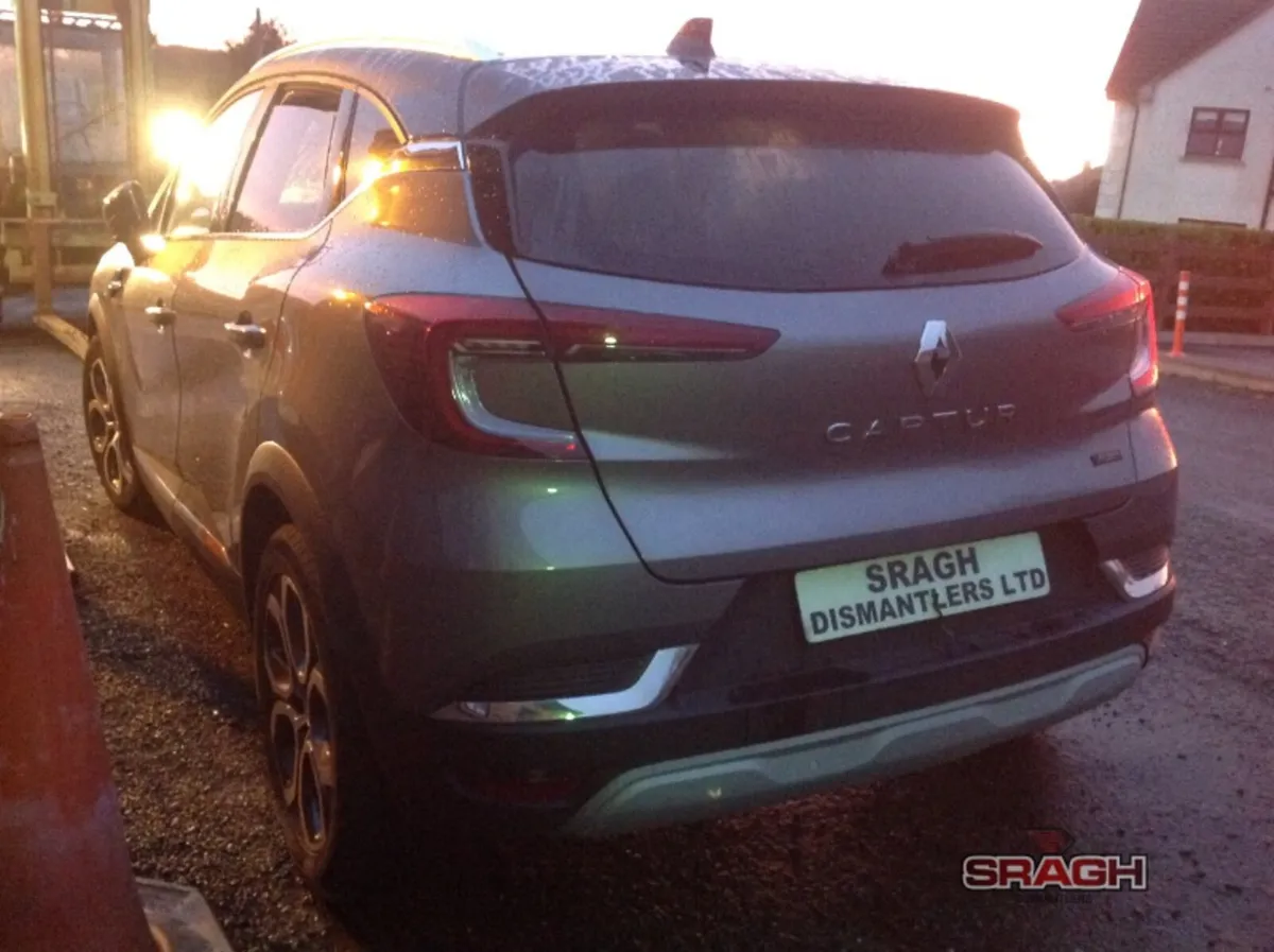 RENAULT CAPTUR COLLECTION - Image 4
