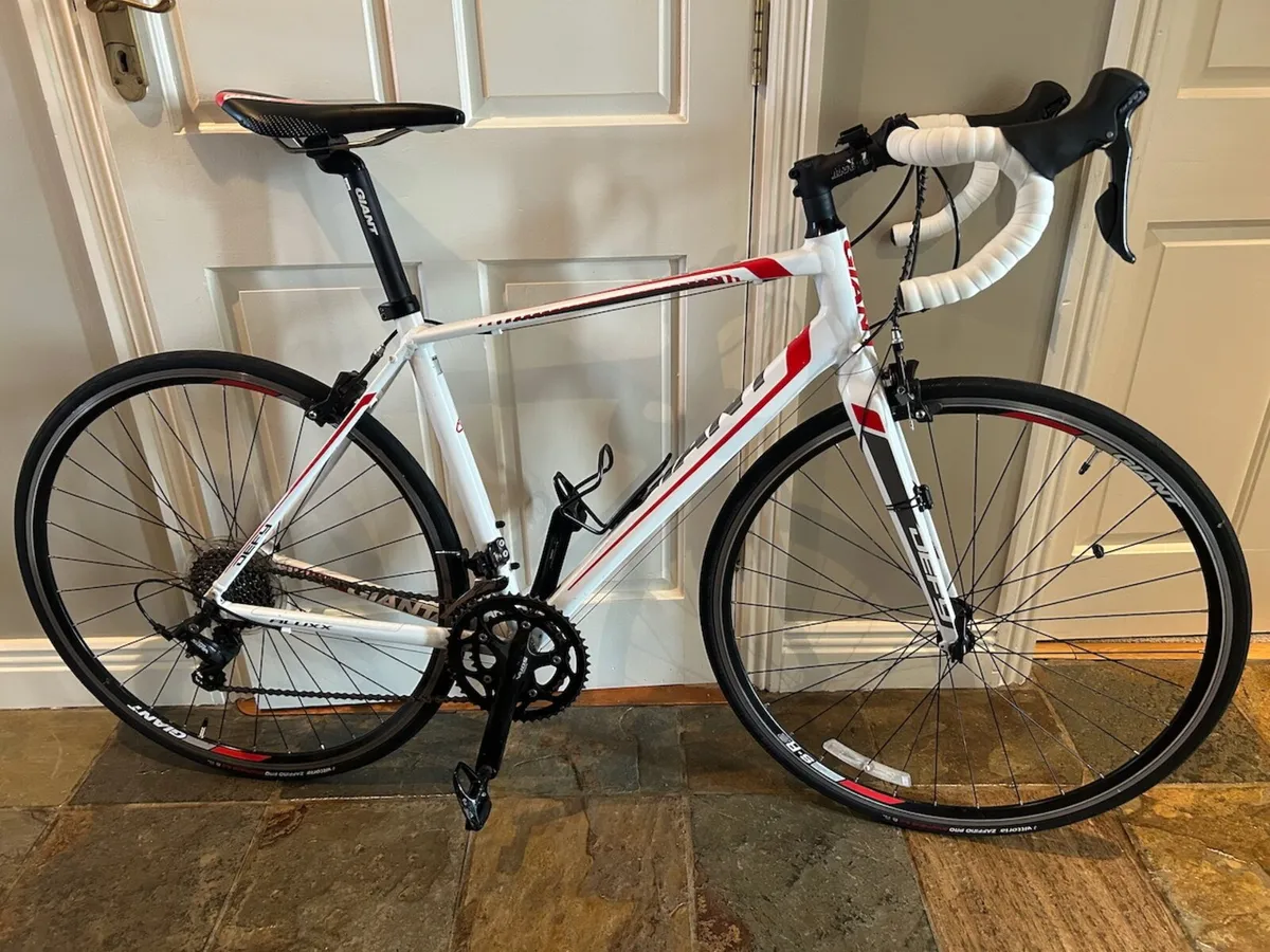 Giant Defy 3 Road Bike for sale in Co. Kilkenny for 220 on DoneDeal