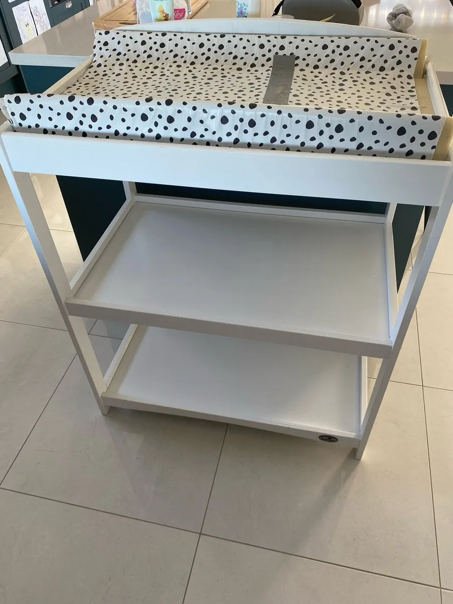 Babylo changing table online