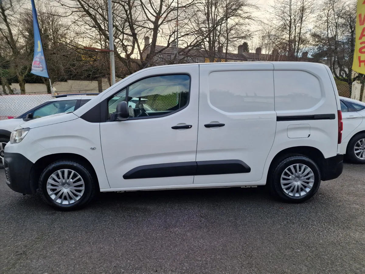 Citroen Berlingo 2019 3 SEATER NEW DOE €9750+ VAT - Image 3