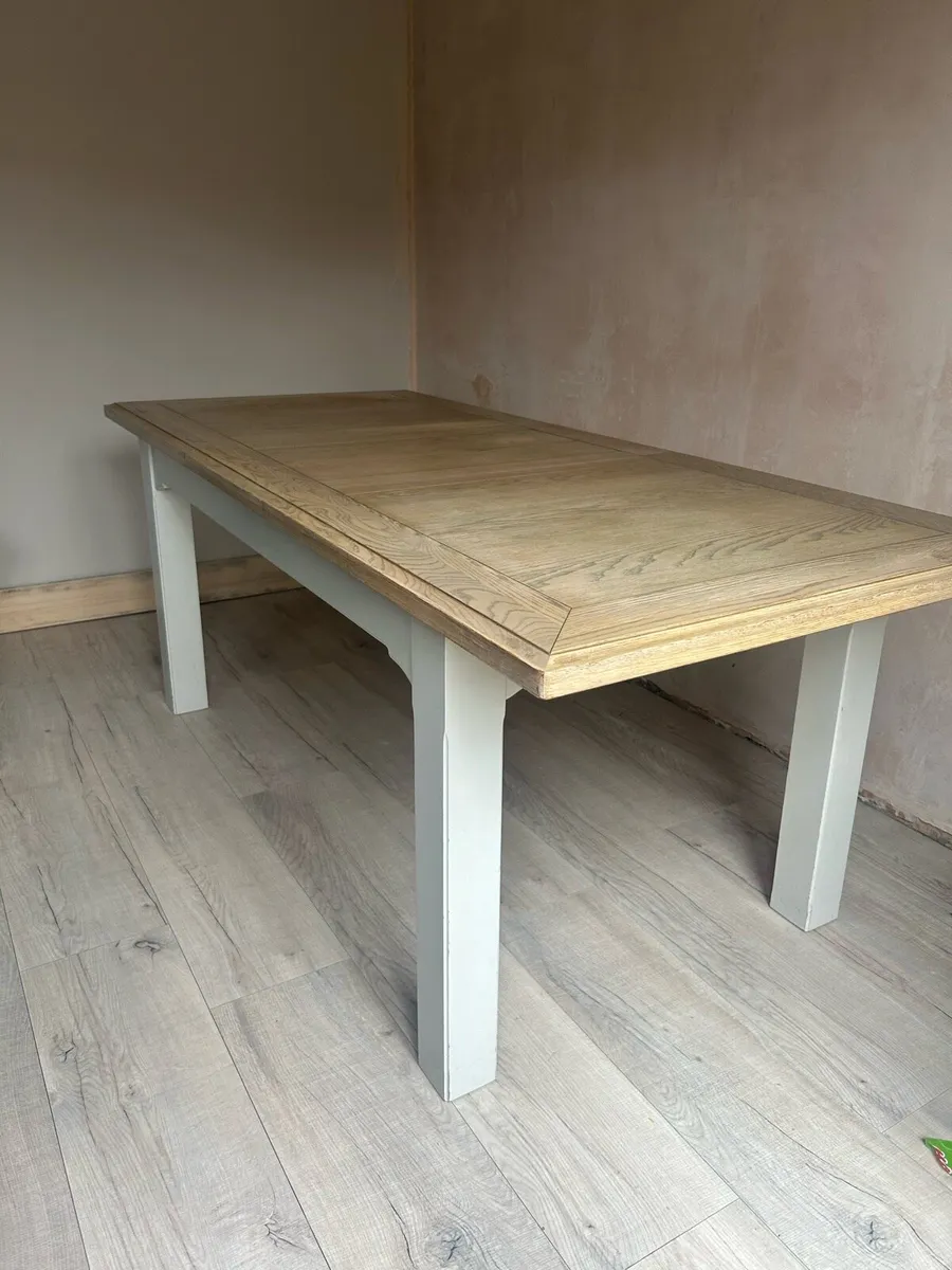 Kitchen tables and chairs - Image 1