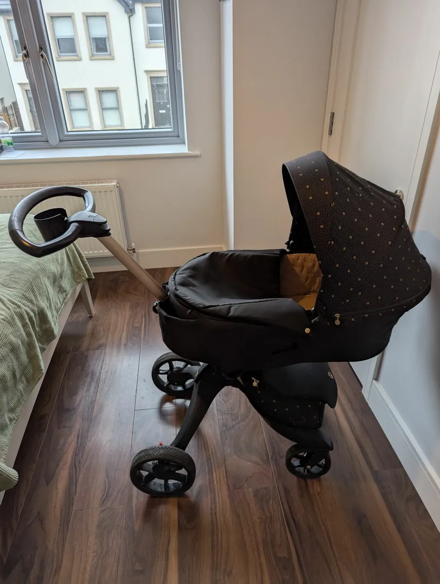 Stokke Xplory X signature edition + car seat - Image 1