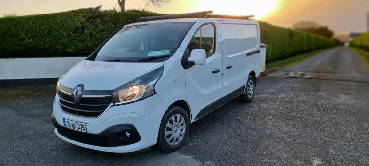 RENAULT TRAFIC 2021 - Image 2