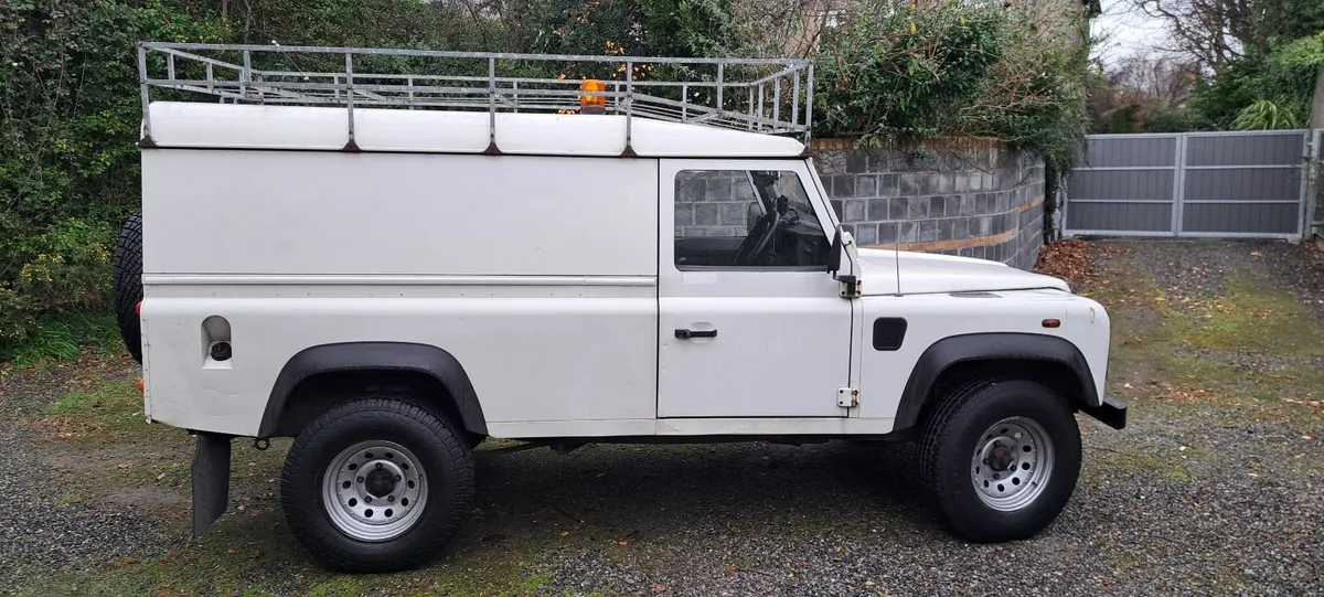 Land Rover 110 Defender  2003 - Image 1