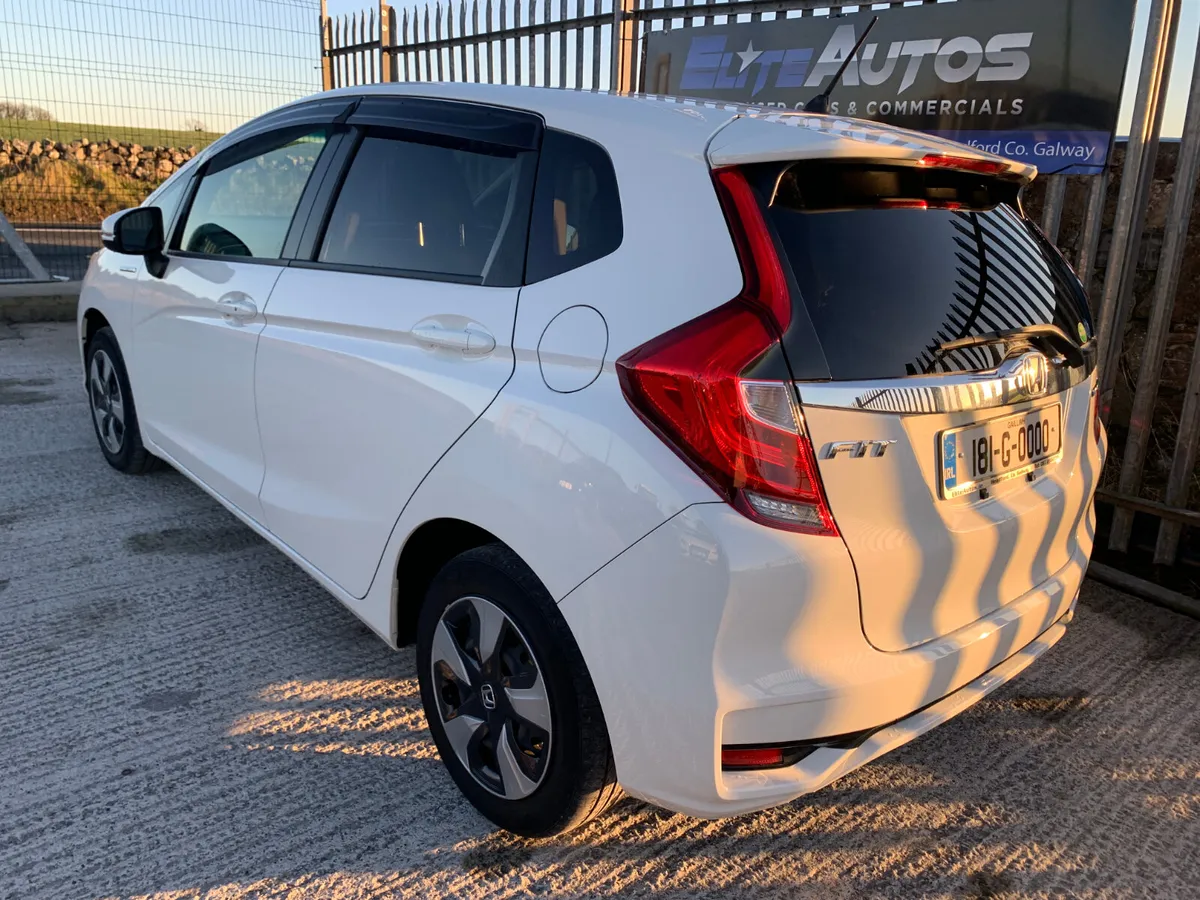 Honda Fit Self Charging HYBRID 2018 - Image 2